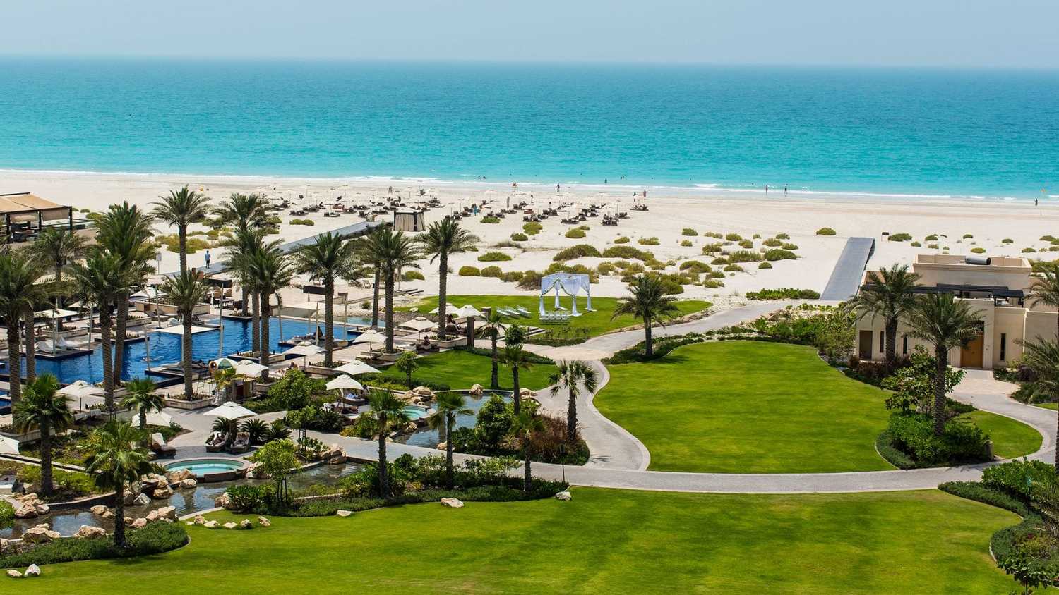 <span style="font-weight: bold;">Лето на острове Саадият Абу Даби от Park Hyatt Abu Dhabi hotel and villas</span>